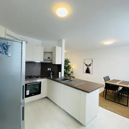 Charming Flat In With Balcony Panoramic View