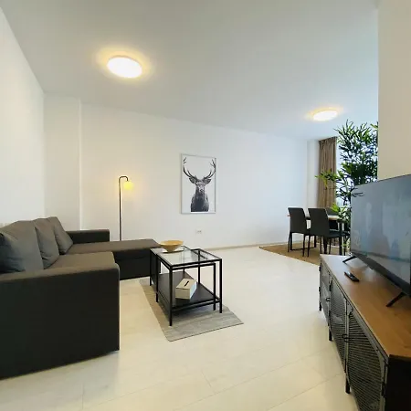 Apartment Charming Flat In With Balcony Panoramic View *
