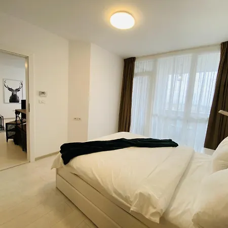 Charming Flat In With Balcony Panoramic View *