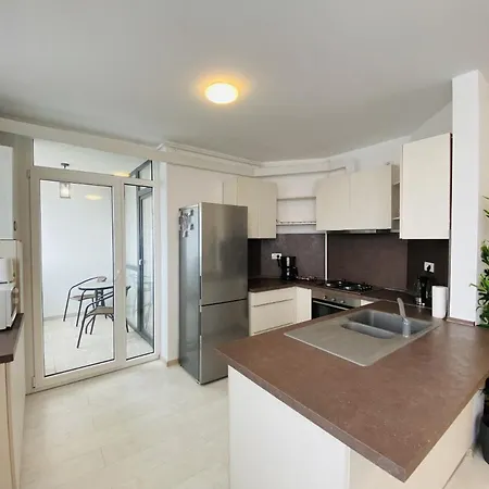 Apartment Charming Flat In With Balcony Panoramic View *