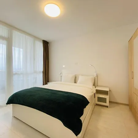 Charming Flat In With Balcony Panoramic View Brasov