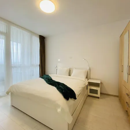 Charming Flat In With Balcony Panoramic View Apartment Brasov